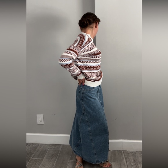 Beautiful pattern sweater - Picture 4 of 4